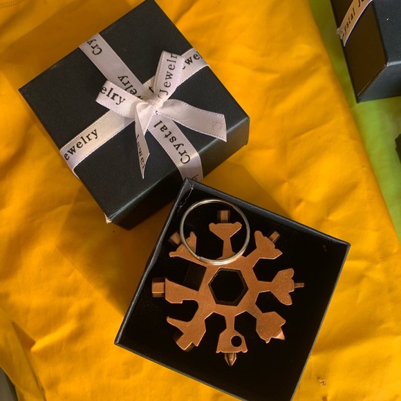 Gold Snowflake Multi-Tool Keychain vintage 3 set - Picture 1 of 4